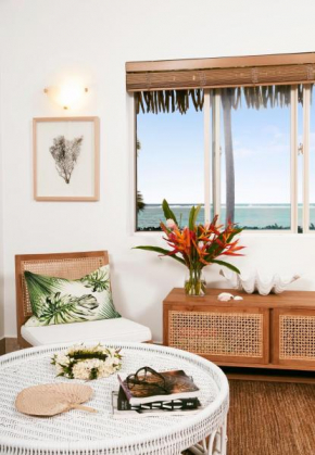 Motu Beachfront Art Villas